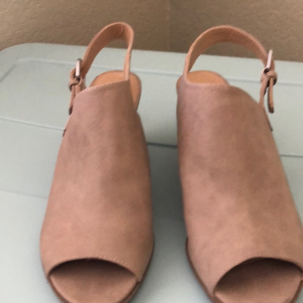 Excellent condition open toe sling back sandals